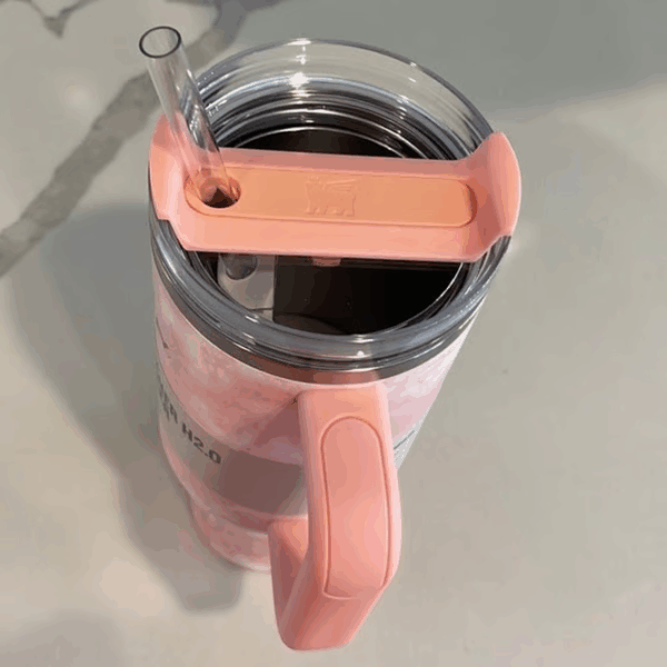 Stanley 40 ounce Quencher in Peach Tie Dye