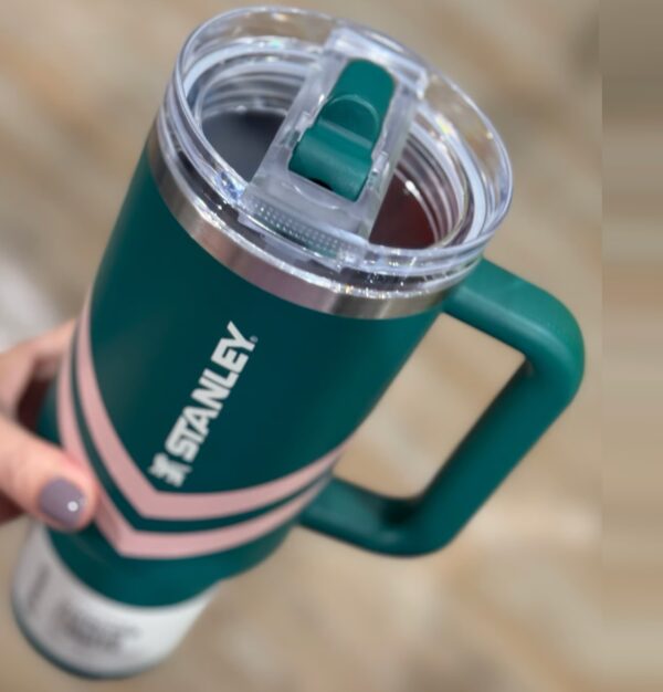 Stanley Quencher Protour Flip Straw Tumbler, Emerald Chevron 40oz 1.18 liter
