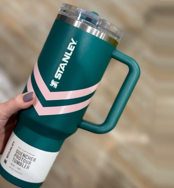 Stanley Quencher Protour Flip Straw Tumbler, Emerald Chevron 40oz 1.18 liter