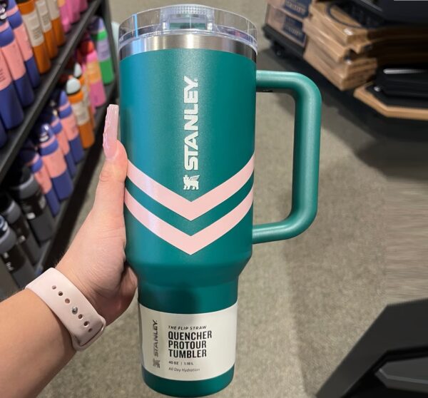 Stanley Quencher Protour Flip Straw Tumbler, Emerald Chevron 40oz 1.18 liter