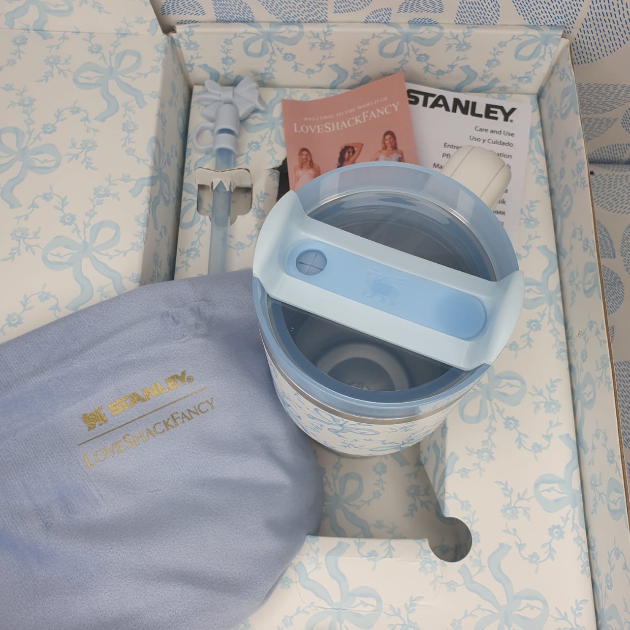 Stanley LoveShackFancy Coquette Bow Winter Ice Tumbler – 20oz - Image 2