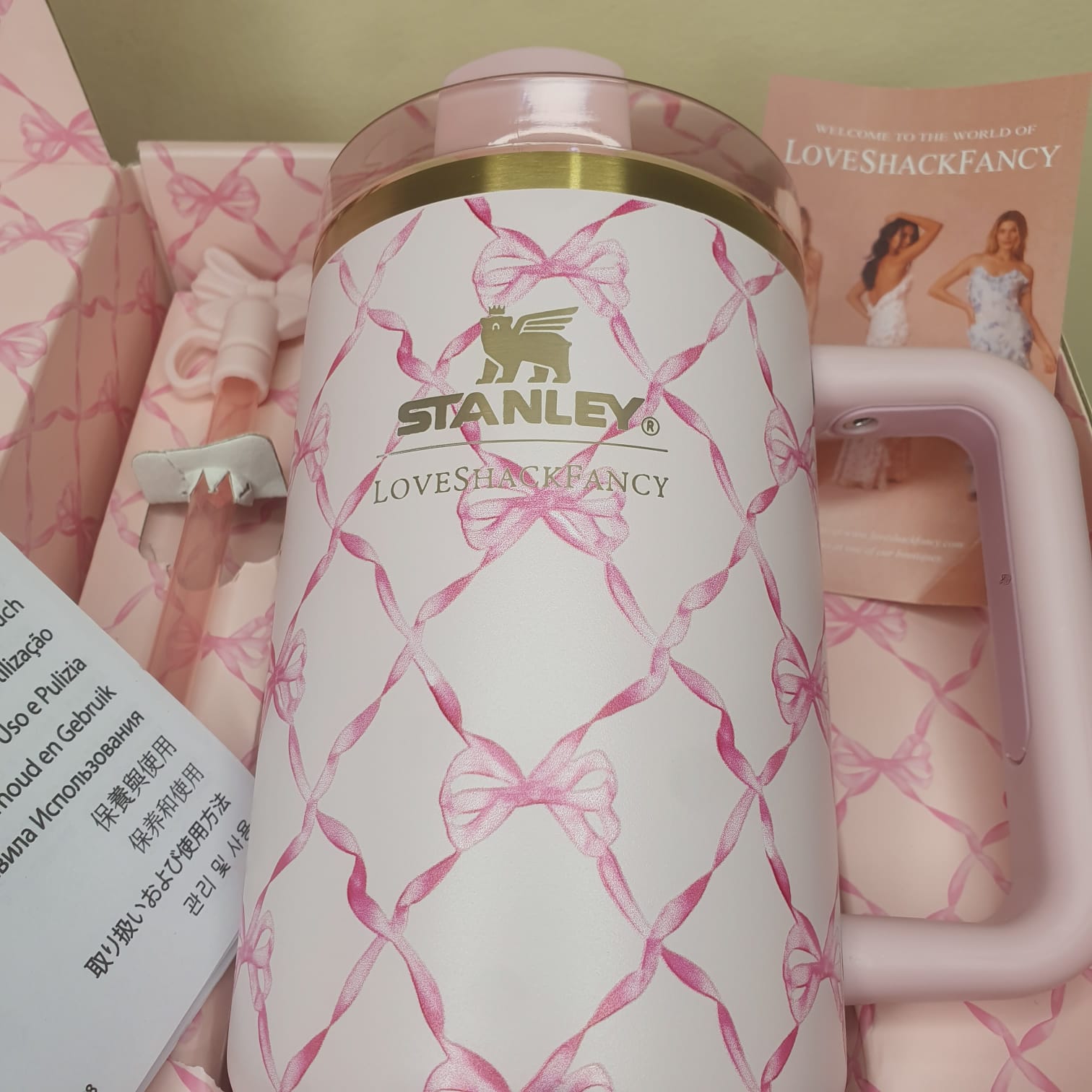 Stanley LoveShackFancy Baby Bow Pink Peppermint Tumbler – 40oz - Image 3