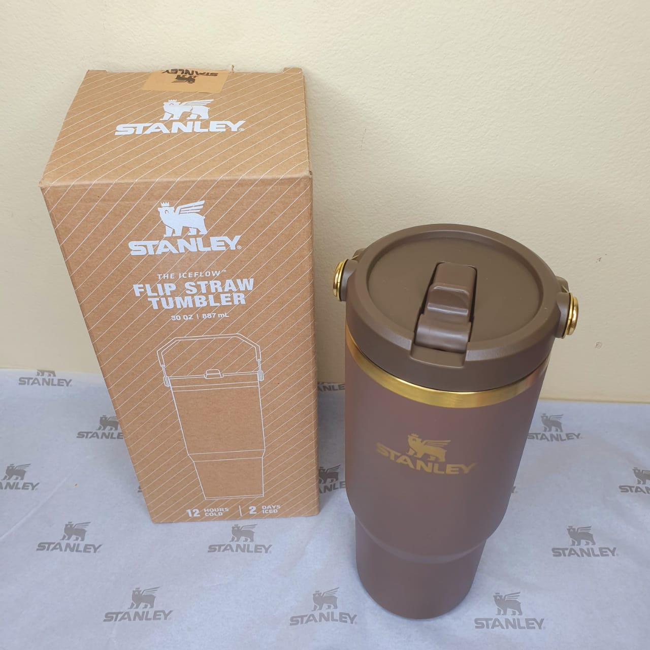 Stanley FlipStraw Espresso Gold Leakproof Tumbler – 30oz - Image 3