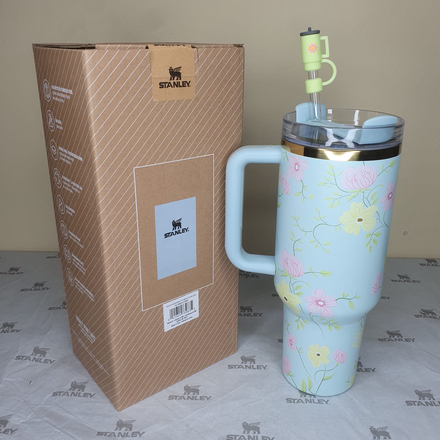 The new Stanley Spring Blossoms FlowState Tumbler - 40oz - Image 3
