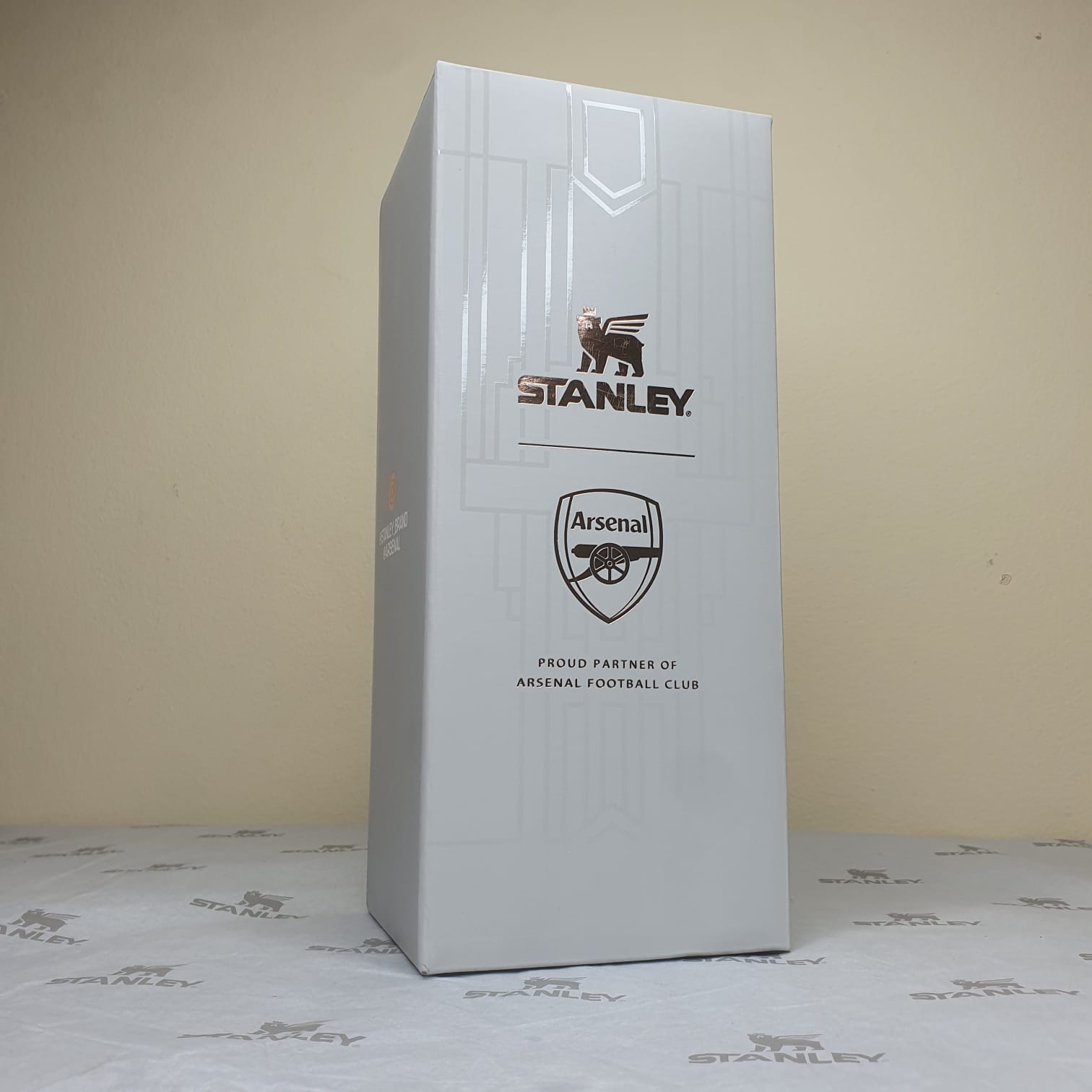Stanley X Arsenal FlipStraw Stainless Steel Insulated Cup 30oz - Image 9