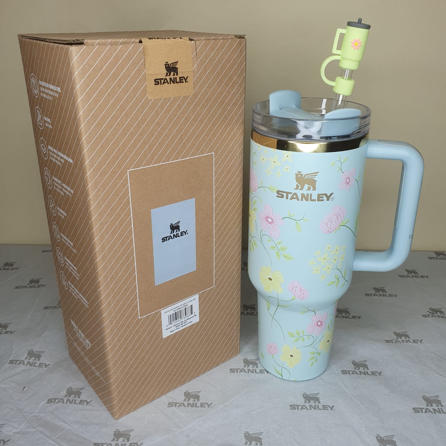 The new Stanley Spring Blossoms FlowState Tumbler - 40oz - Image 5
