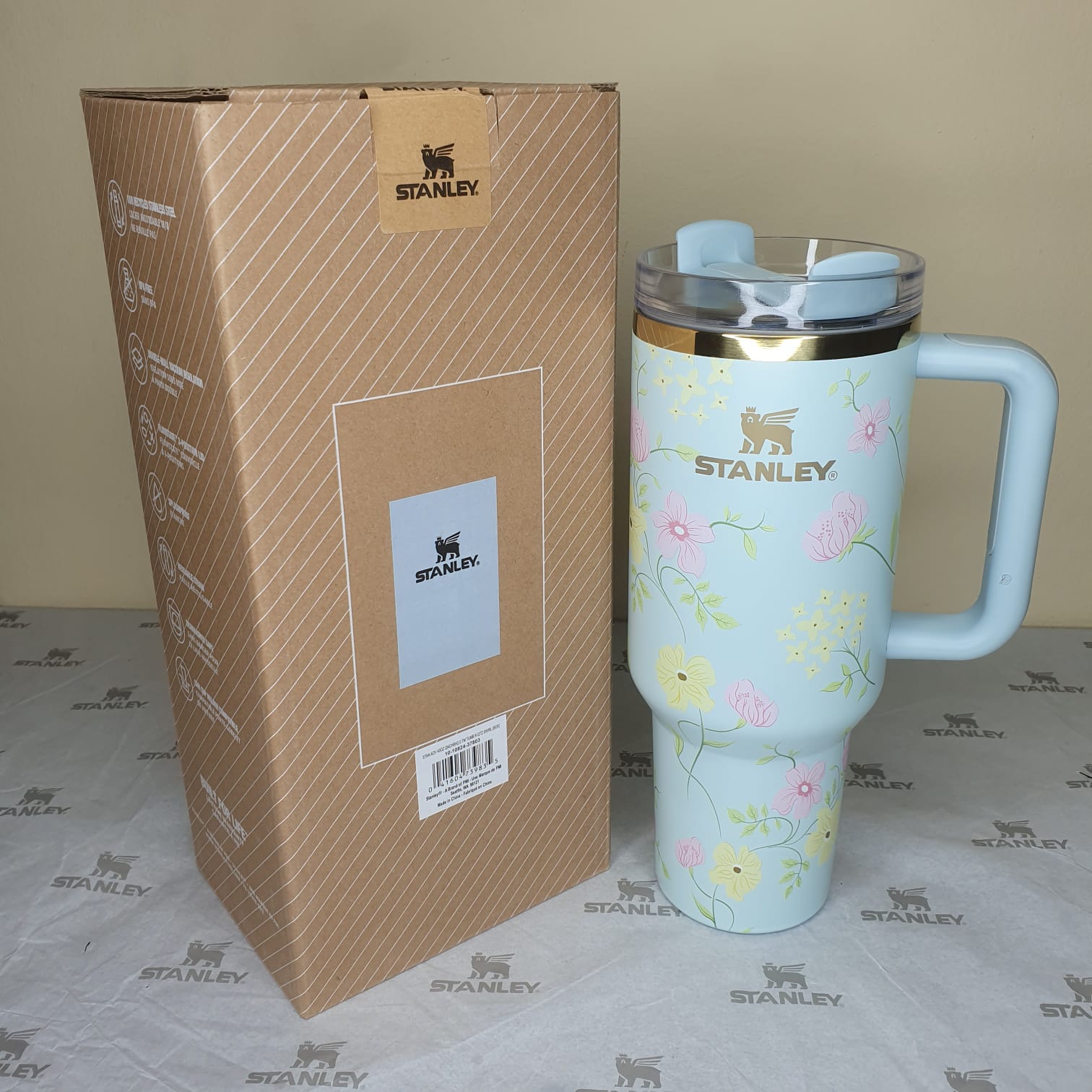The new Stanley Spring Blossoms FlowState Tumbler - 40oz - Image 2